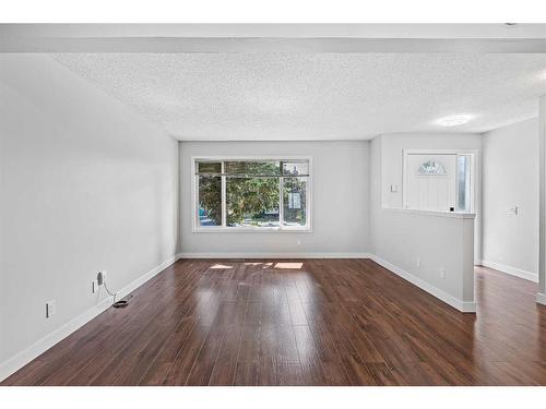 82 Taraglen Road Ne, Calgary, AB - Indoor