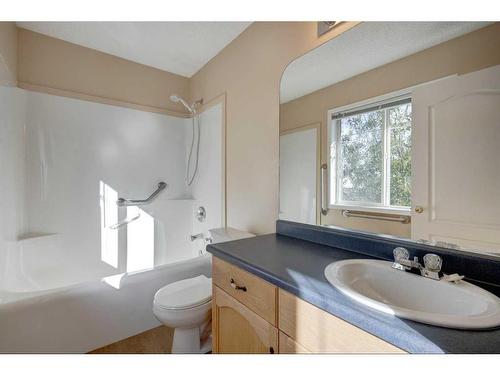 1342 Somerside Drive Sw, Calgary, AB - Indoor Photo Showing Bathroom