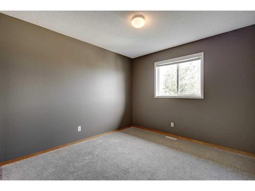 1342 Somerside Drive Sw, Calgary, AB - Indoor Photo Showing Other Room