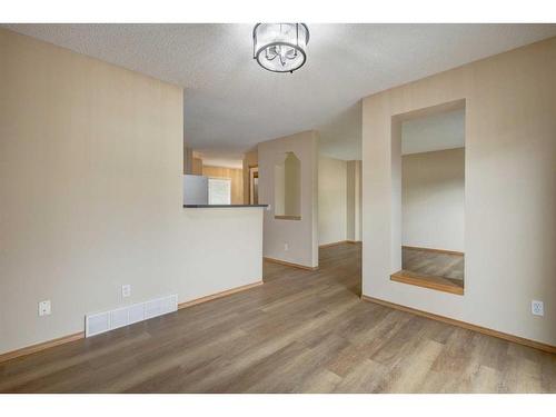 1342 Somerside Drive Sw, Calgary, AB - Indoor Photo Showing Other Room