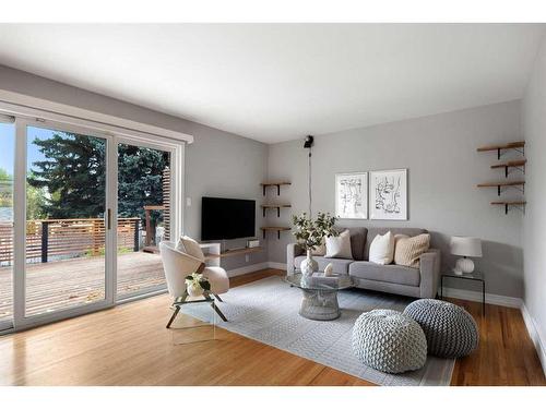 24 Heston Street Nw, Calgary, AB - Indoor Photo Showing Living Room