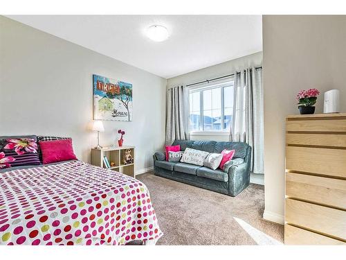 534 Mahogany Manor Se, Calgary, AB - Indoor Photo Showing Bedroom