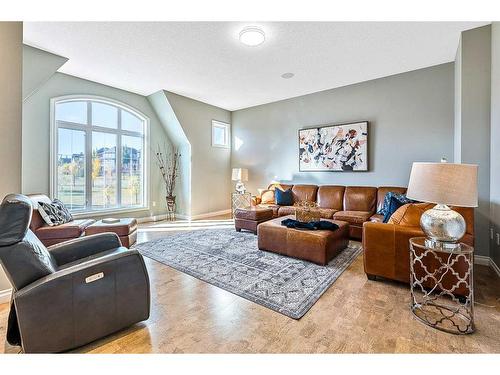 534 Mahogany Manor Se, Calgary, AB - Indoor Photo Showing Living Room