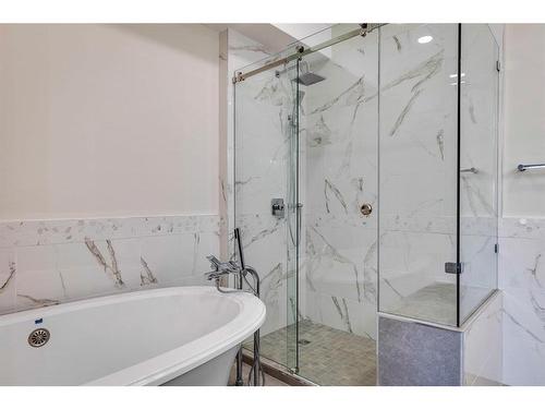 2433 Erlton Street Sw, Calgary, AB - Indoor Photo Showing Bathroom