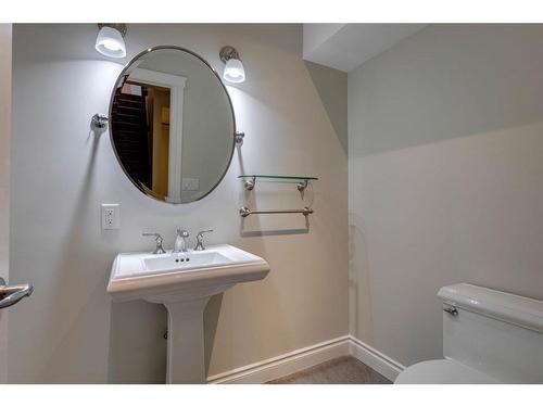 2433 Erlton Street Sw, Calgary, AB - Indoor Photo Showing Bathroom