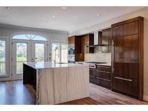 2433 Erlton Street Sw, Calgary, AB - Indoor Photo Showing Kitchen With Upgraded Kitchen