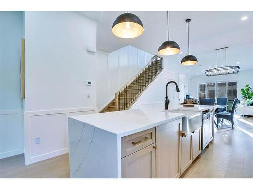 1429 43 Street Sw, Calgary, AB - Indoor Photo Showing Kitchen