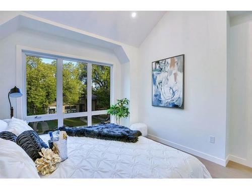 1429 43 Street Sw, Calgary, AB - Indoor Photo Showing Bedroom