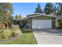 9508 Oakland Road SW Calgary, AB T2V 4B9