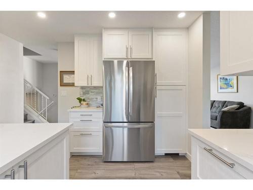 9508 Oakland Road Sw, Calgary, AB - Indoor Photo Showing Kitchen