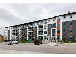 4213-15 Sage Meadows Landing NW Calgary, AB T3P 1E5