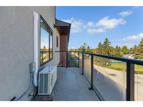 618 Greenbriar Common Nw, Calgary, AB - Outdoor With Balcony With Exterior