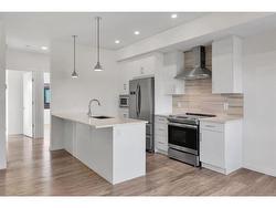 618 Greenbriar Common NW Calgary, AB T3B 6J2