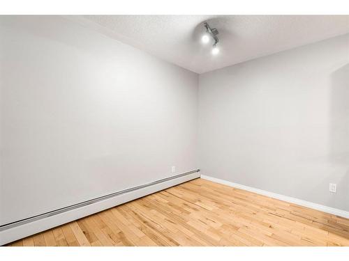 302-638 Meredith Road Ne, Calgary, AB - Indoor Photo Showing Other Room