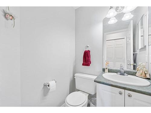 116 Oakmere Place, Chestermere, AB - Indoor Photo Showing Bathroom