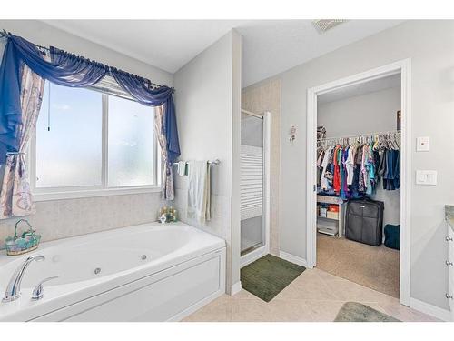 116 Oakmere Place, Chestermere, AB - Indoor Photo Showing Bathroom