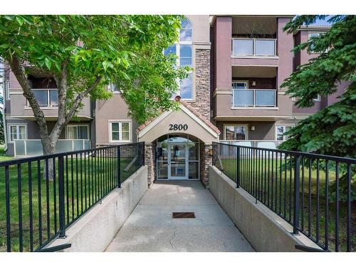 2821-3400 Edenwold Heights Nw, Calgary, AB - Outdoor With Balcony