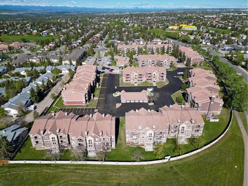 2821-3400 Edenwold Heights Nw, Calgary, AB -  With View