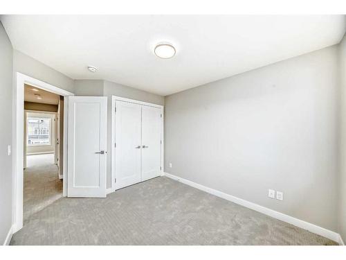 425 Chelsea Key, Chestermere, AB - Indoor Photo Showing Other Room