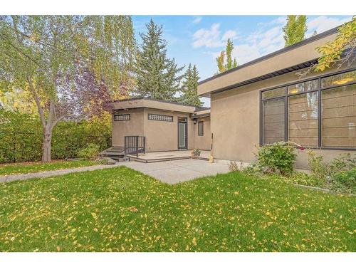 307 Wildwood Drive Sw, Calgary, AB - Outdoor