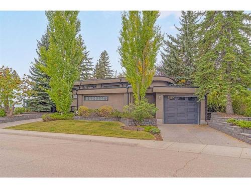 307 Wildwood Drive Sw, Calgary, AB - Outdoor