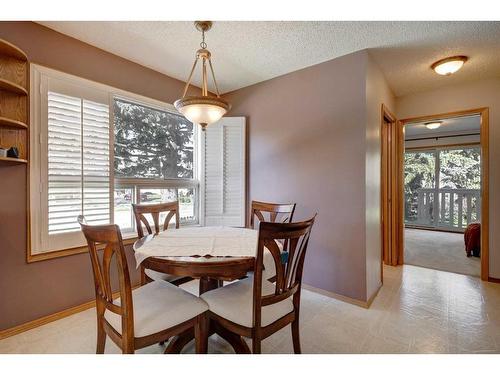 1-717 Centre Street, Vulcan, AB - Indoor Photo Showing Dining Room