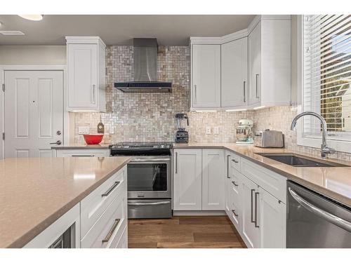 201G-1101 Three Sisters Parkway, Canmore, AB - Indoor Photo Showing Kitchen With Upgraded Kitchen