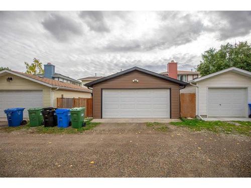 128 Woodfield Close Sw, Calgary, AB 