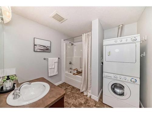 408-30 Royal Oak Plaza Nw, Calgary, AB - Indoor Photo Showing Laundry Room