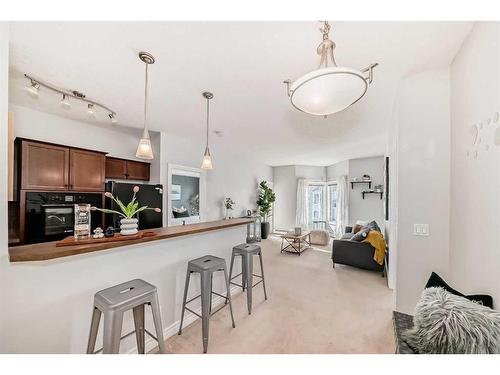 408-30 Royal Oak Plaza Nw, Calgary, AB - Indoor Photo Showing Kitchen