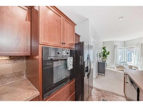 408-30 Royal Oak Plaza Nw, Calgary, AB - Indoor Photo Showing Kitchen