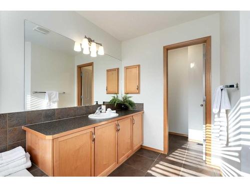 126 West Pointe Court, Cochrane, AB - Indoor Photo Showing Bathroom