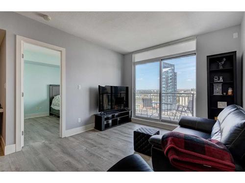 2203-1111 10 Street Sw, Calgary, AB - Indoor Photo Showing Living Room