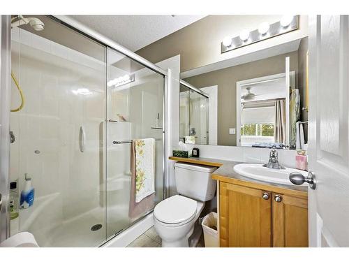 43 Hidden Creek Rise Nw, Calgary, AB - Indoor Photo Showing Bathroom