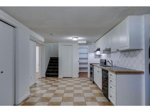 56 Millbank Close Sw, Calgary, AB - Indoor Photo Showing Kitchen