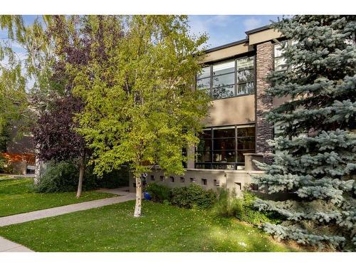 1-1934 36 Street Sw, Calgary, AB - Outdoor