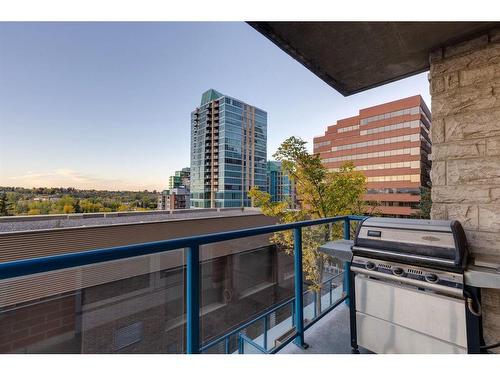 703-910 5 Avenue Sw, Calgary, AB - Outdoor With Balcony With Exterior