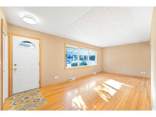 196 Windermere Road Sw, Calgary, AB - Indoor Photo Showing Other Room