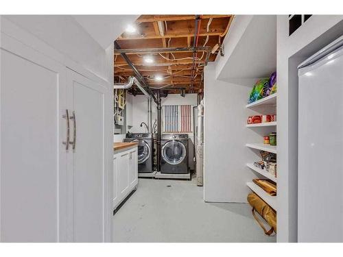 3336 35 Avenue Sw, Calgary, AB - Indoor Photo Showing Basement