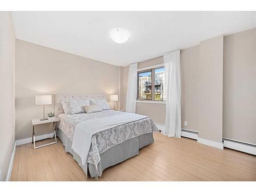 303-824 4 Avenue Nw, Calgary, AB - Indoor Photo Showing Bedroom