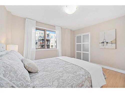 303-824 4 Avenue Nw, Calgary, AB - Indoor Photo Showing Bedroom