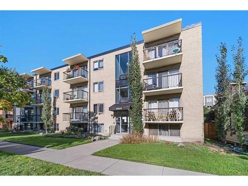 303-824 4 Avenue Nw, Calgary, AB - Outdoor With Balcony With Facade