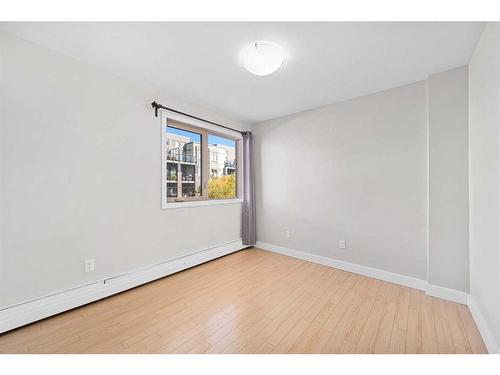 303-824 4 Avenue Nw, Calgary, AB - Indoor Photo Showing Other Room