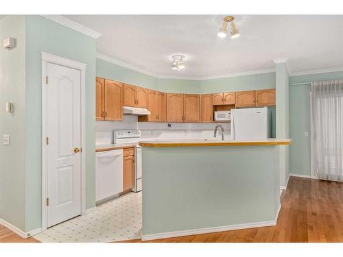 109 Edgeridge Terrace Nw, Calgary, AB - Indoor Photo Showing Kitchen