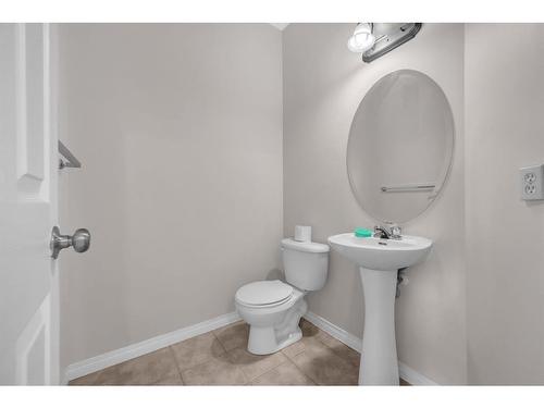 335-111 Tarawood Lane Ne, Calgary, AB - Indoor Photo Showing Bathroom