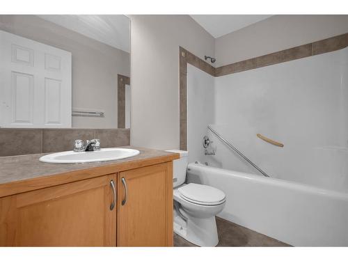 335-111 Tarawood Lane Ne, Calgary, AB - Indoor Photo Showing Bathroom