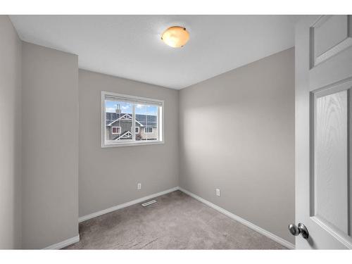 335-111 Tarawood Lane Ne, Calgary, AB - Indoor Photo Showing Other Room