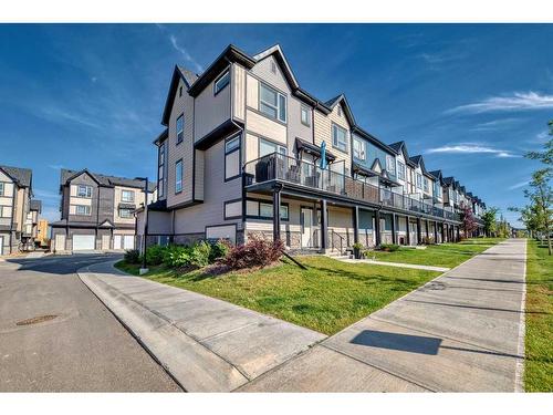 856 Belmont Drive Sw, Calgary, AB 