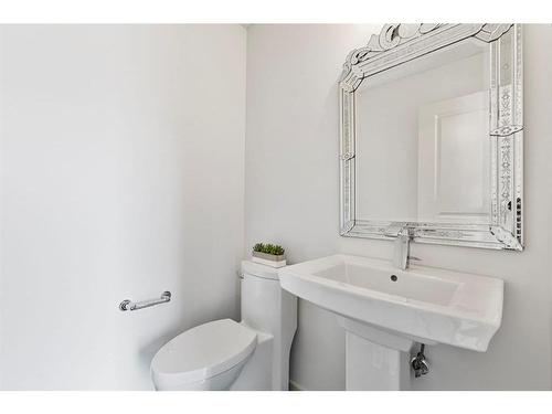 136 Wentworth Square Sw, Calgary, AB - Indoor Photo Showing Bathroom