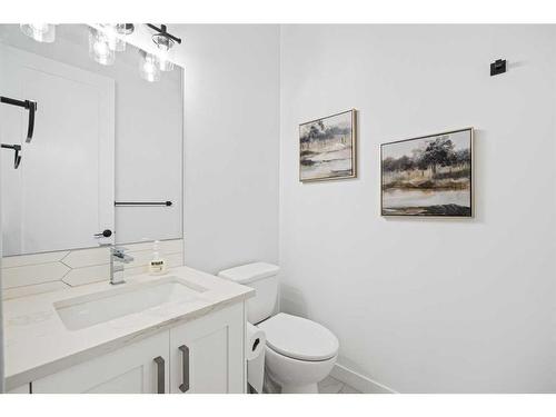 1033 Iron Landing Way, Crossfield, AB - Indoor Photo Showing Bathroom